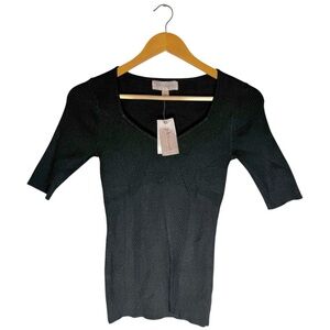 New Philosophy Small Black
Top